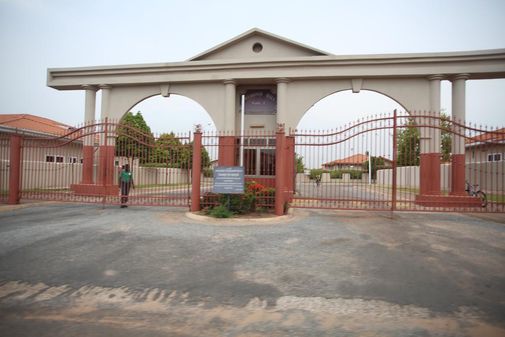 Akmary Guest House Ogbodjo Ngoại thất bức ảnh